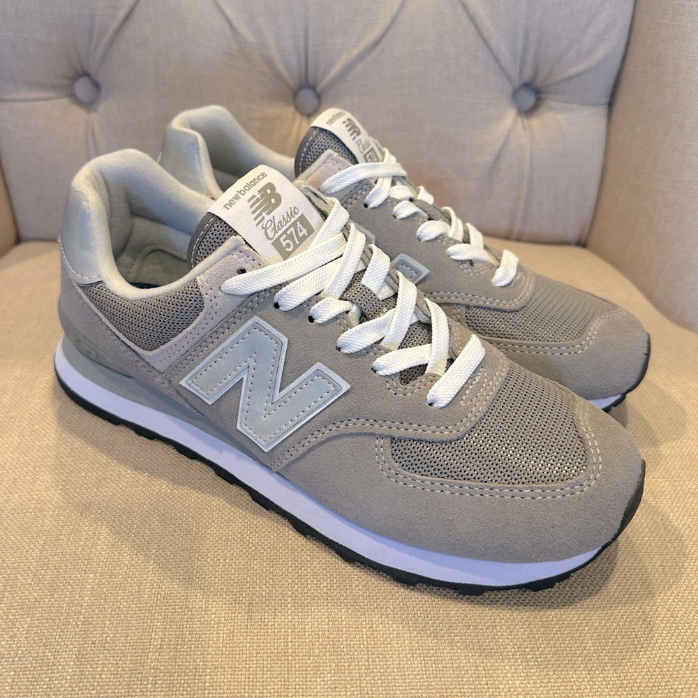 New Balance Women's 574 Core Classic Shoes Sneakers Grey